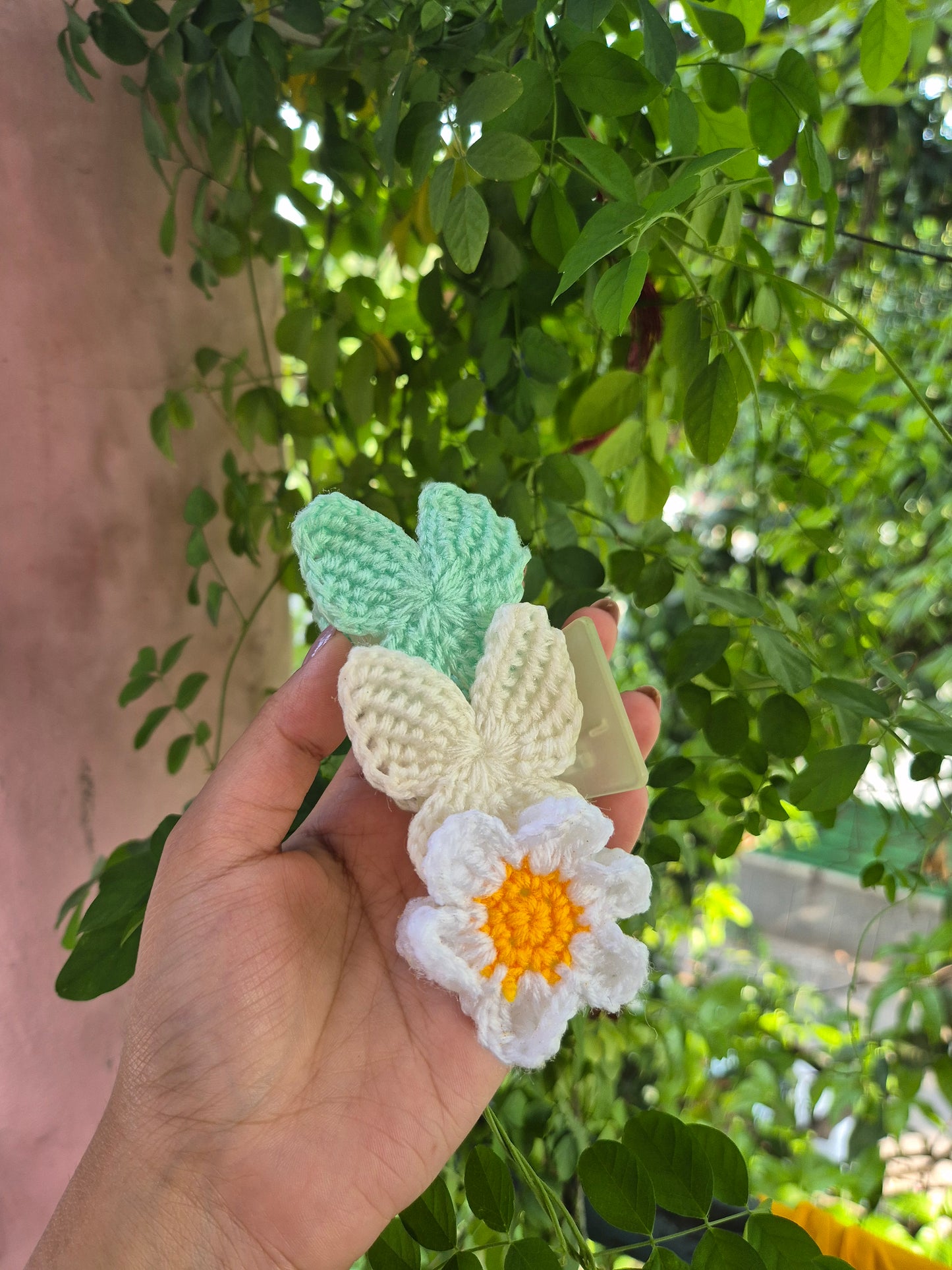 Daisy-Butterfly Hair Clutcher