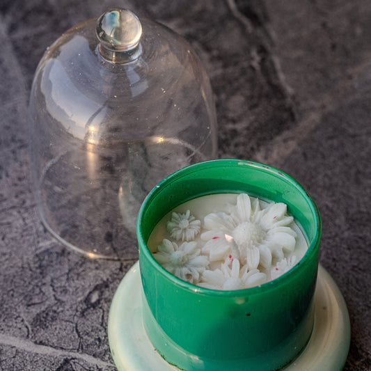 Daisy Desire Bell Candle