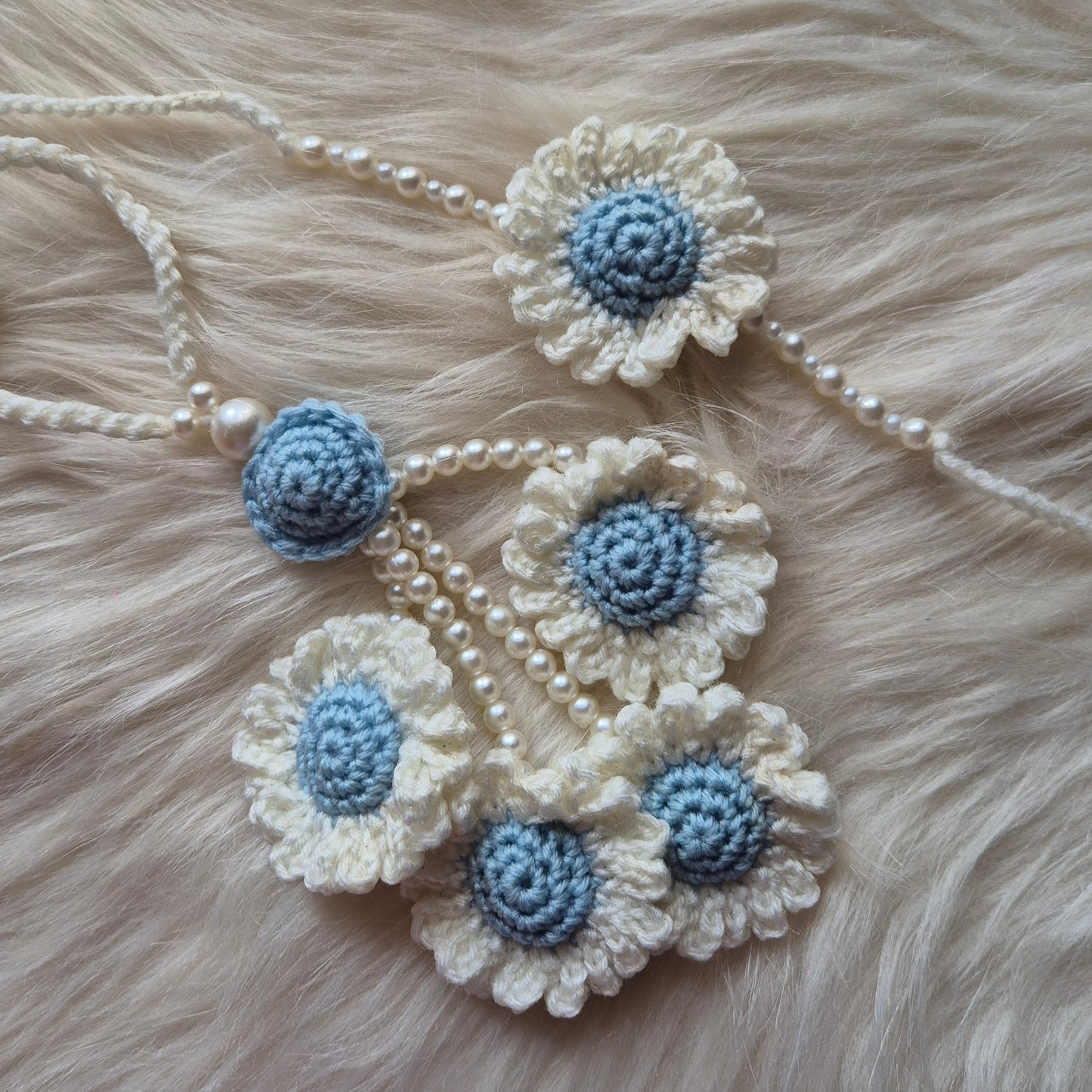 Daisy Cluster Rakhi Pair