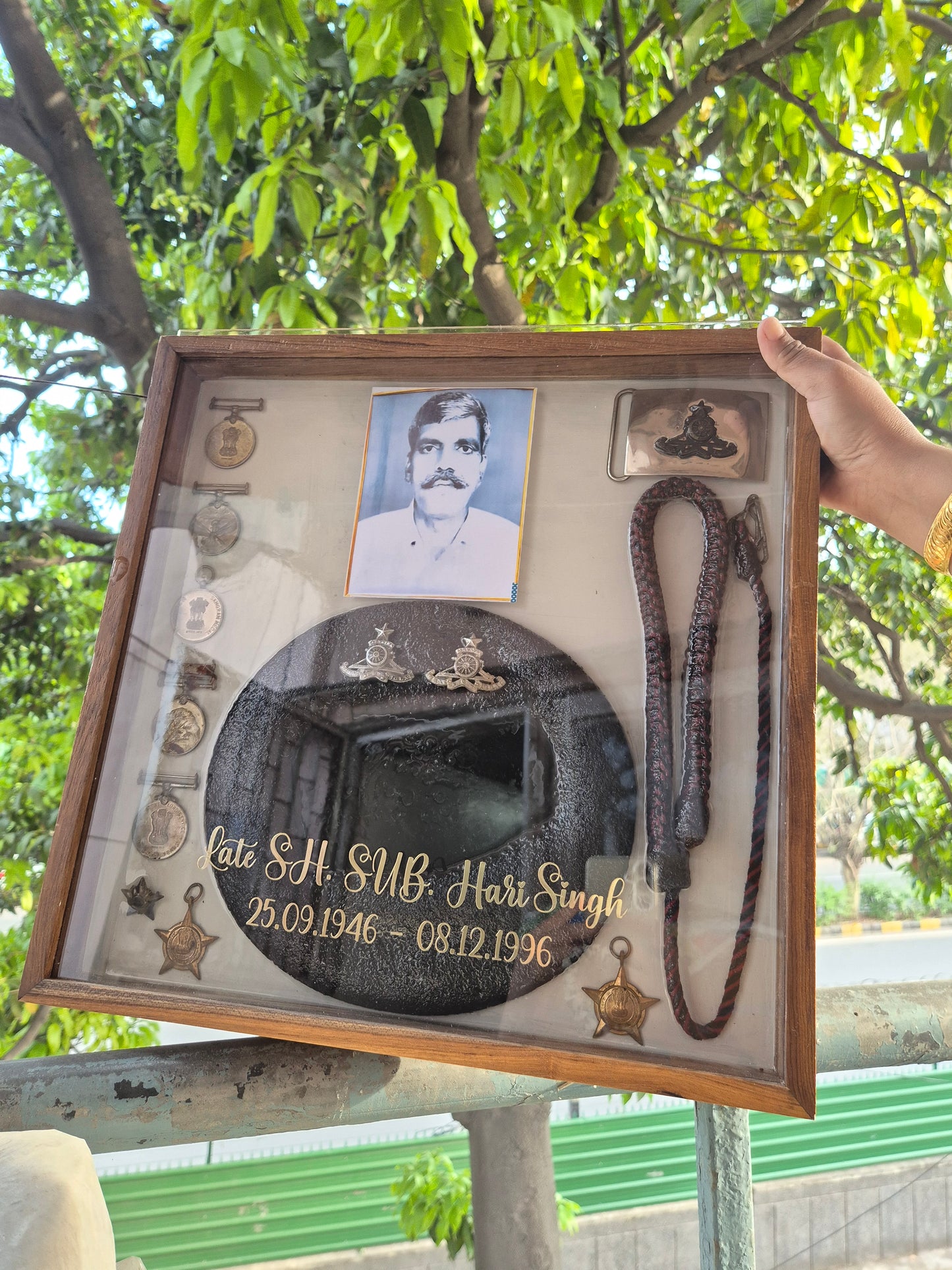 Teakwood Floating Frame- Acrylic Top